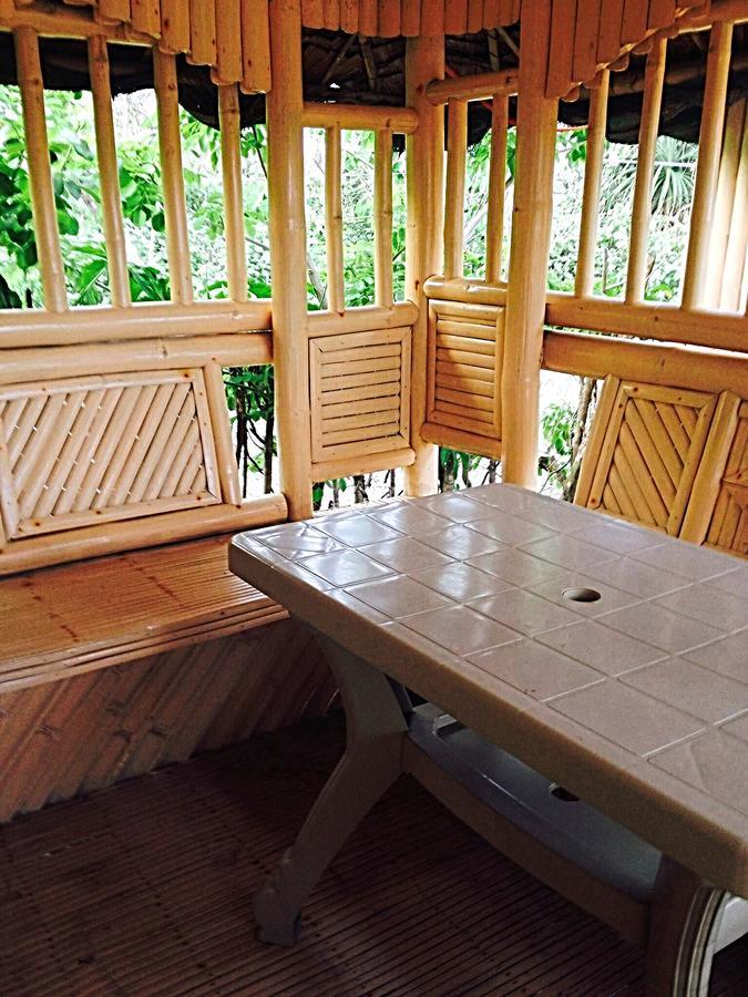 Charlie'S Point Baler Hostel Exterior photo